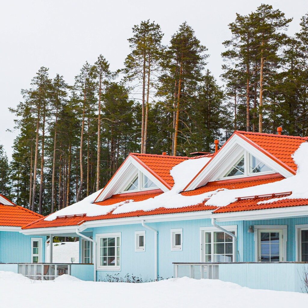 Cabañas vacacionales Katinkulta cubiertas de nieve en Vuokatti
